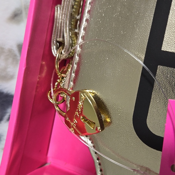 NWT Betsey Johnson Good for One Champagne Ticket Wristlet or Clutch - Picture 5 of 5